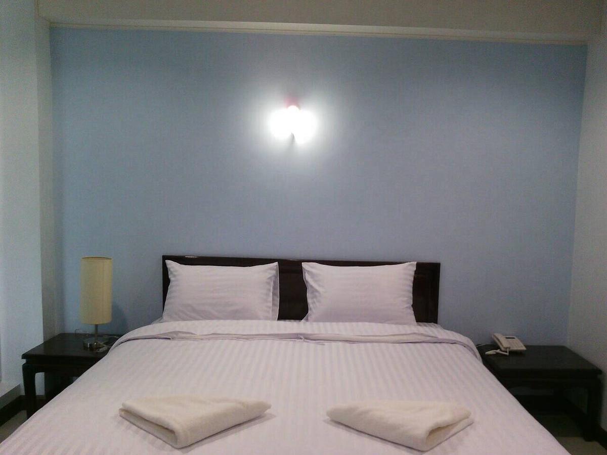 Hotel Baan Duangkamol à Phitsanulok Extérieur photo